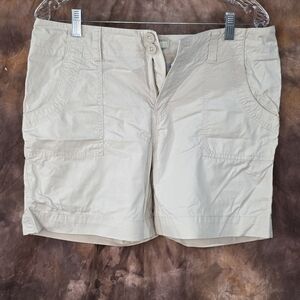 GH Bass Utility Shorts Light Khaki Tan Stone Pockets mid rise 5.5" inseam Size 8